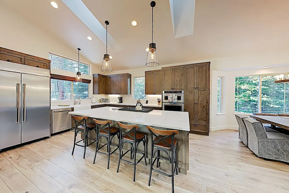 Spacious Forest View Retreat by RedAwning