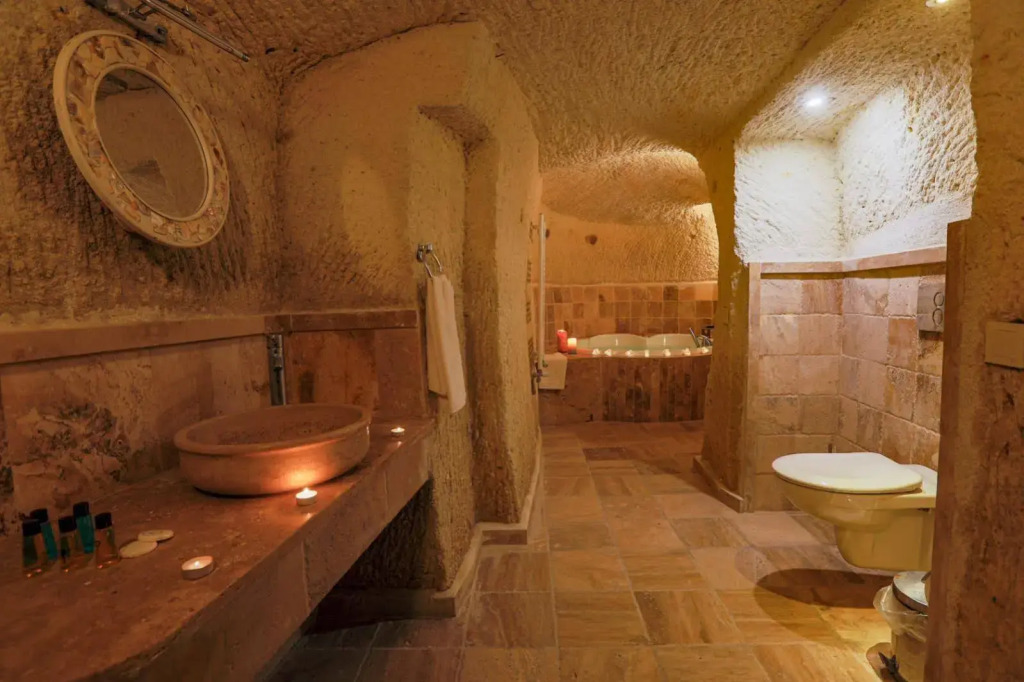 Sinasos Palace Cave Hotel