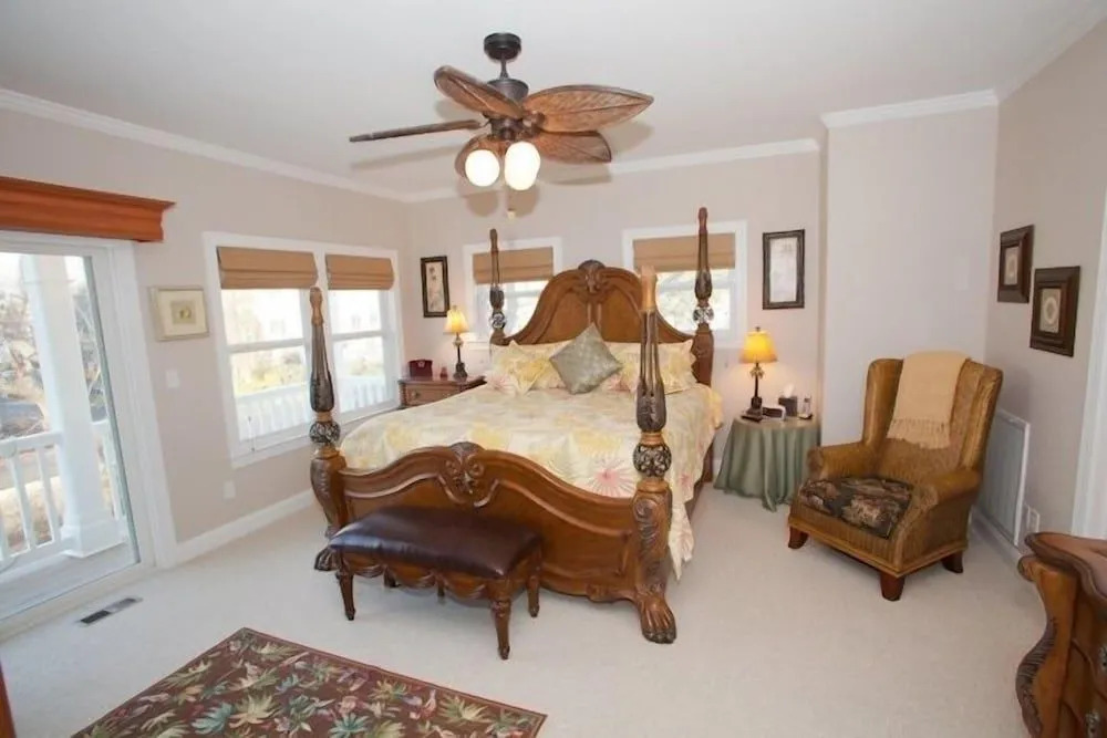 A Wind Song 5 Bedroom Home by Redawning