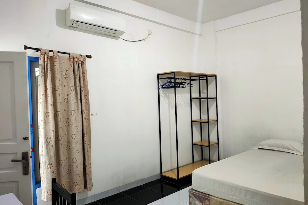 Hotel O Azwa Gh Katingan Near Lapangan Sepak Bola Pegatan Hilir
