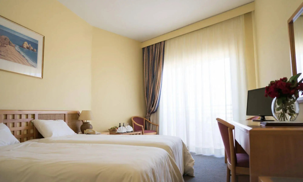 Aloe Hotel