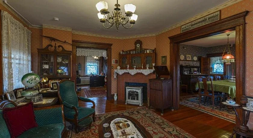 Candlelight Inn