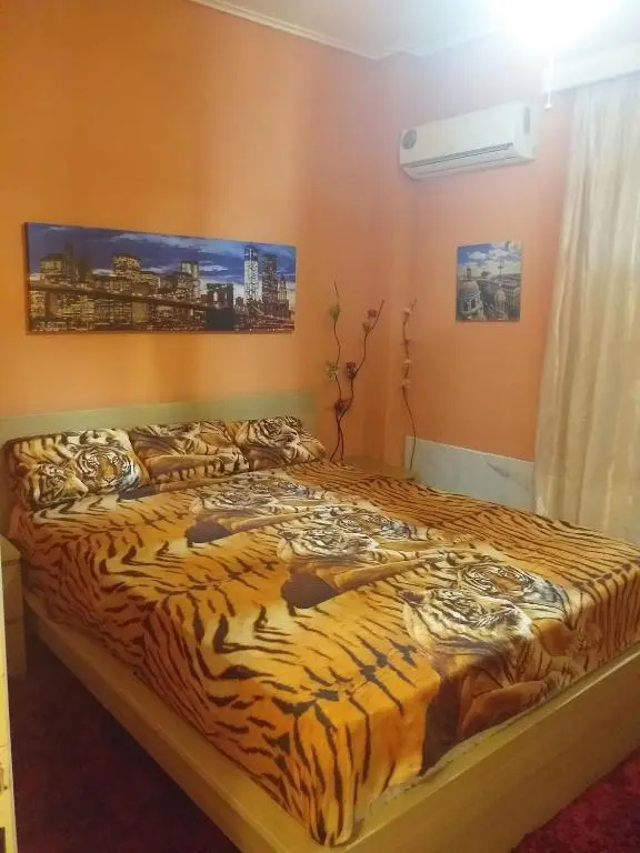 1 Athens Airport House