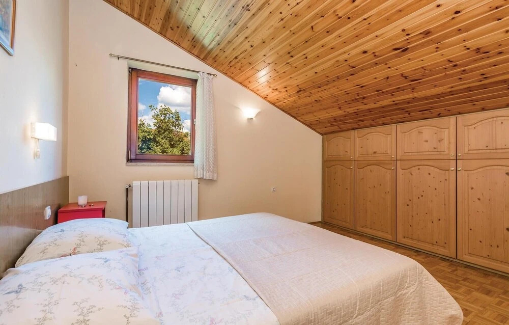 Stunning Home in Lovran With Wifi and 2 Bedrooms