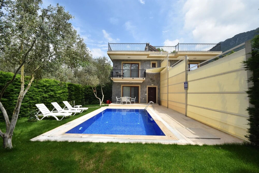 Villa Hakan 1 by Helaltatilvillari