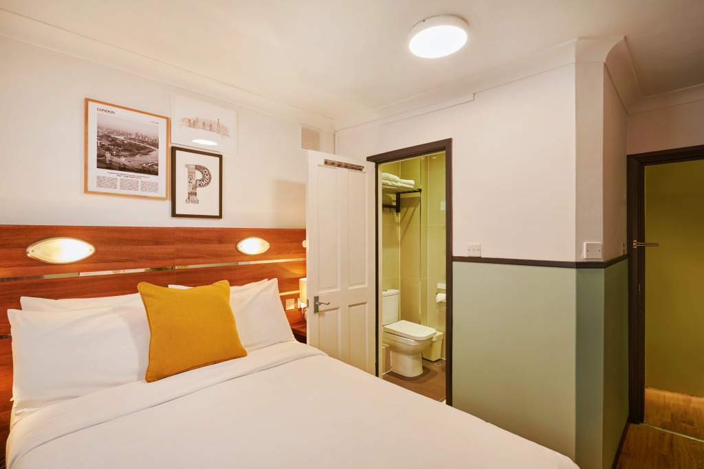 Huttons Hotel, Victoria London