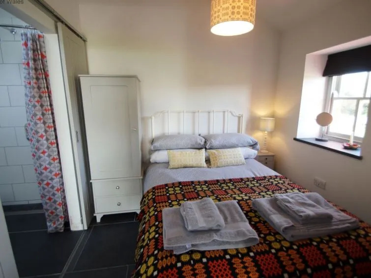 Holiday Home Cae Cwpwl