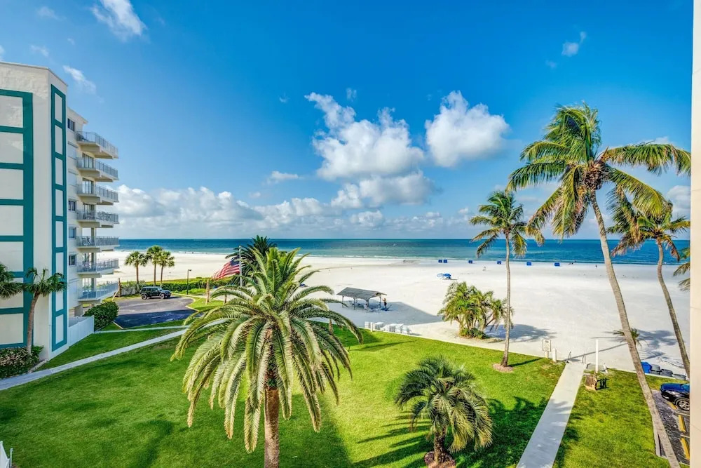 Jamaica Royale - T42 - 2 Br Condo