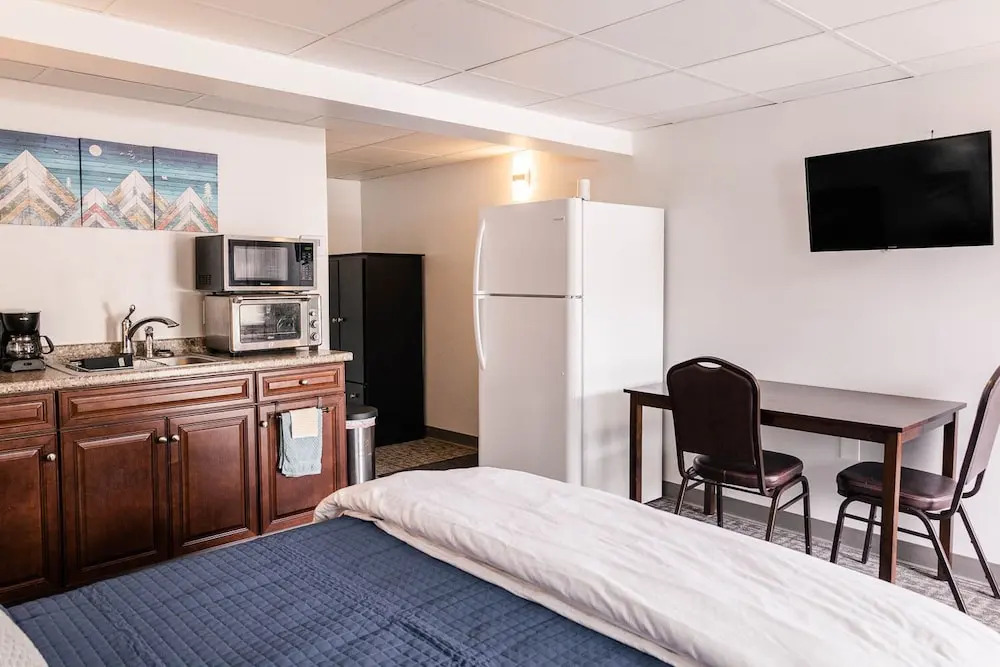 Alaska Frontier Inn