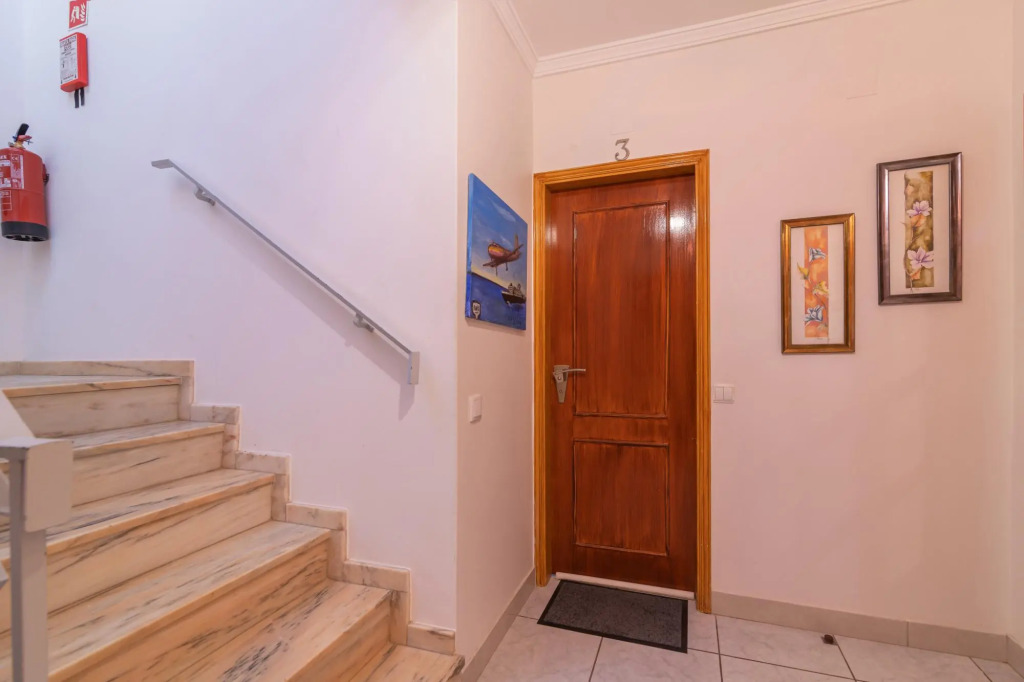 Faro Airport Flat 3 by Homing