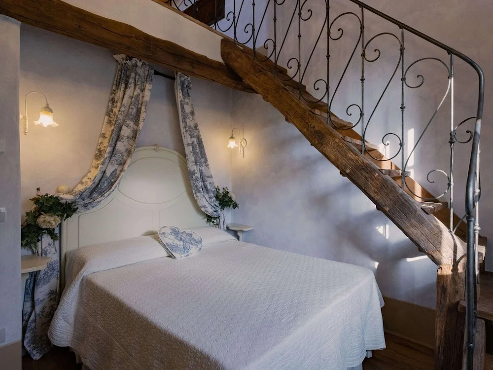 Luxury pool villa in Cortona