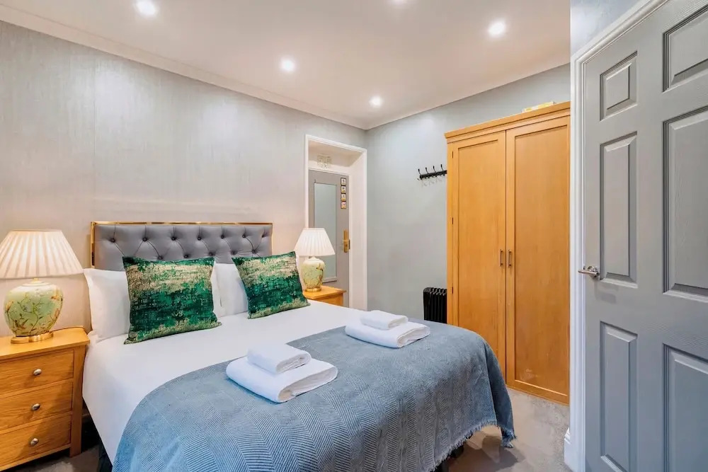 Waterhead Rooms & Suites - Parking and Light Breakfast