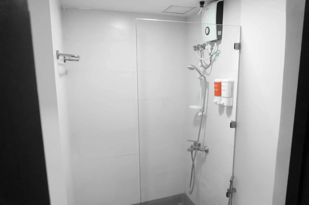 RedDoorz Plus at MM Hotel Las Pinas former RedDoorz Plus Near Bamboo Organ