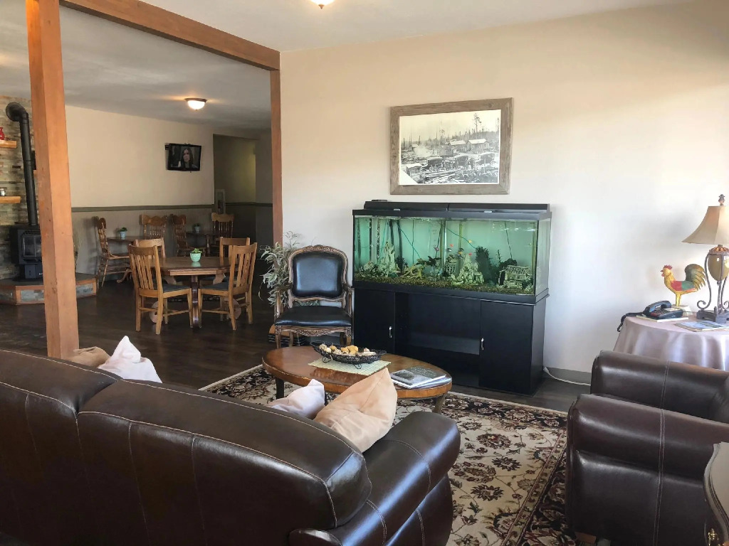 Timber Lodge Inn