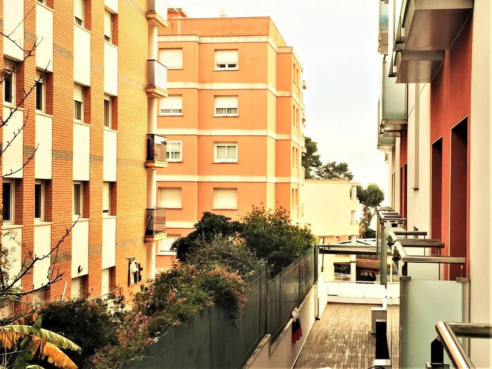 Lloret Beach Apartments