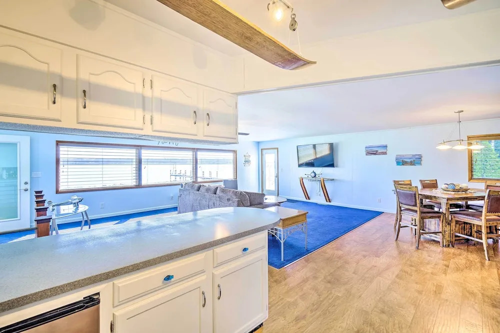 Lakefront Home w/ Rooftop Deck, Grill, Games!