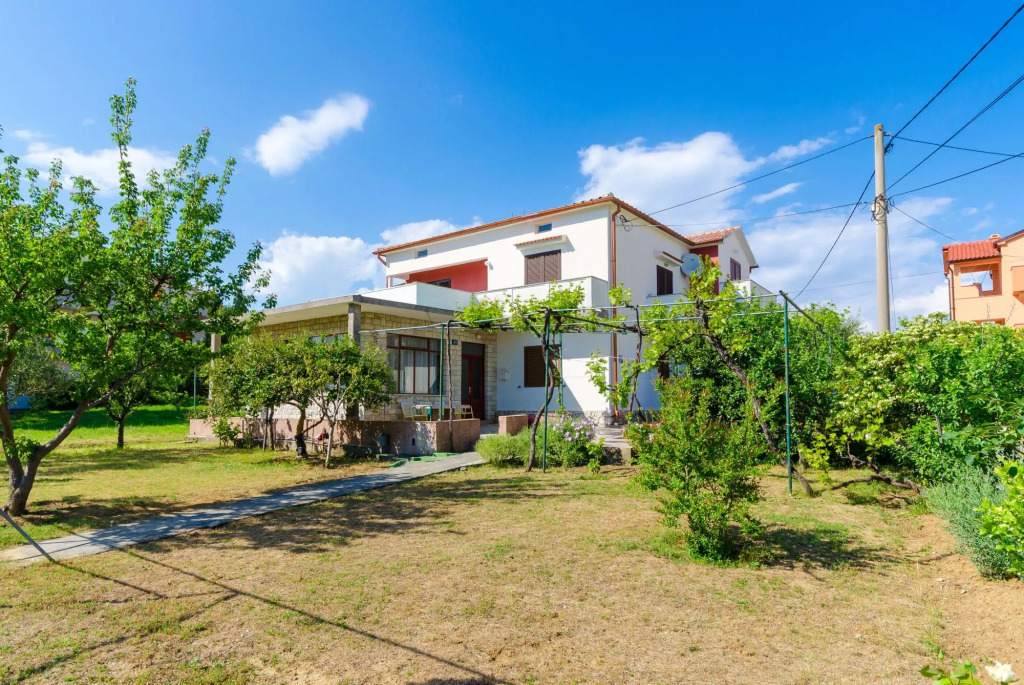 Apartments Anica F