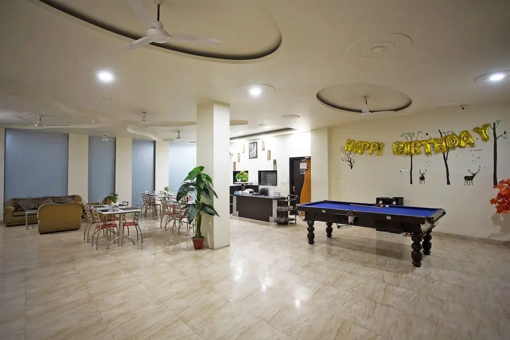 OYO 43691 Hotel Rbs Inn