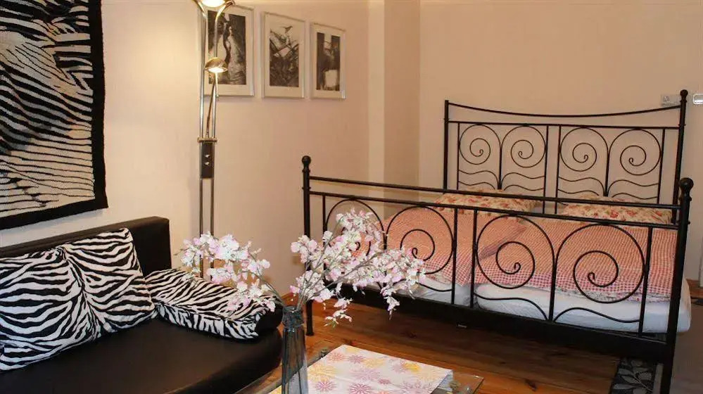 2-room Apartment Emdener Strasse