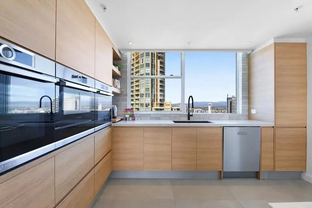 Surfers Paradise Stay With Resort-style Amenities