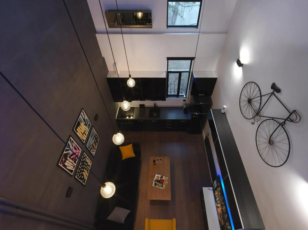200 Mb fibre remote workers' Dreamhouse