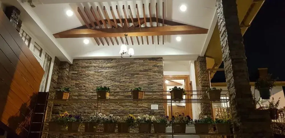 Woodland Hill Stay