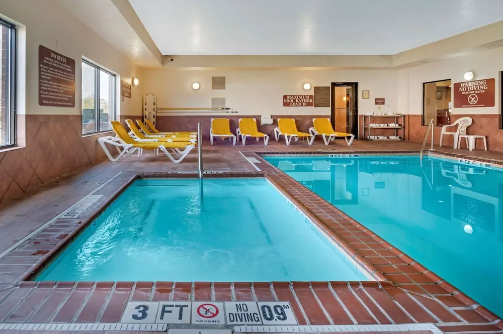 Comfort Suites