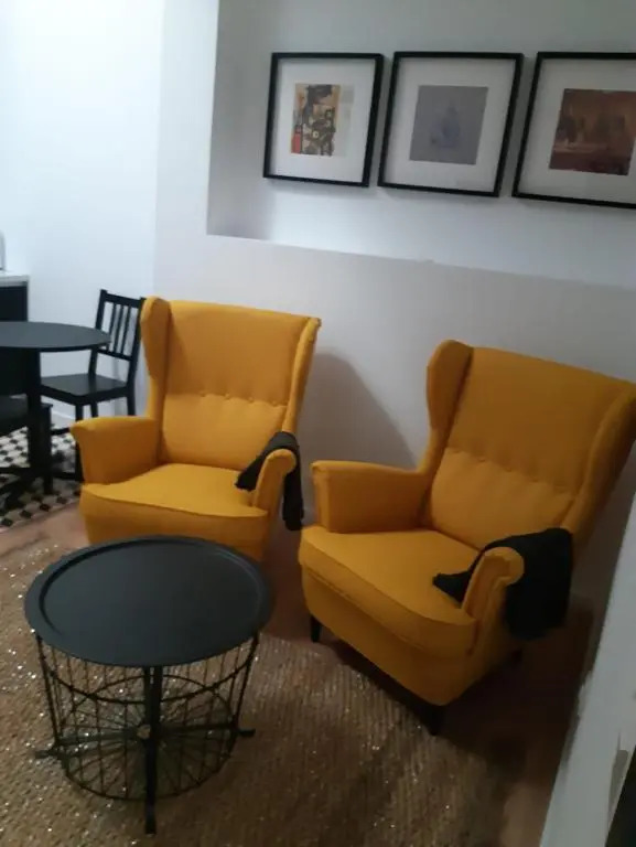 HOTEL S - ALOJAMENTO LOCAL