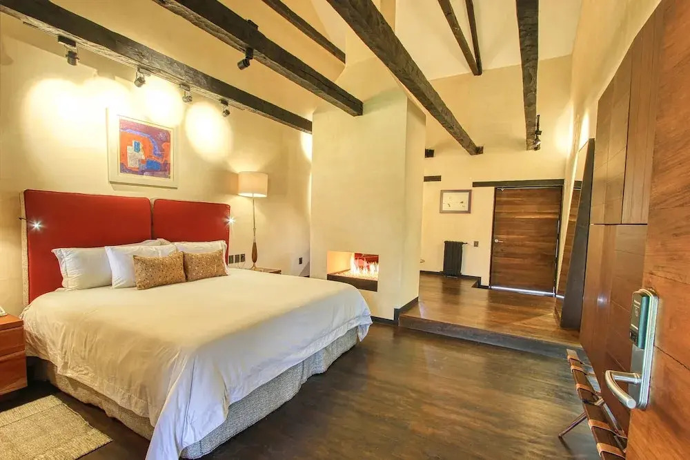 Uvence Arte + Hotel