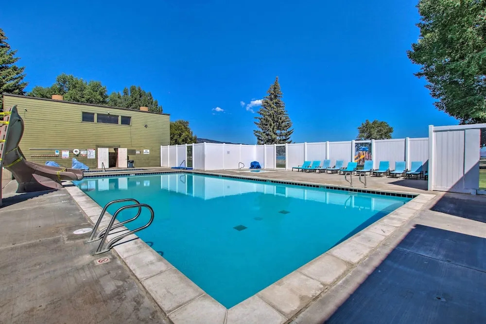 Mtn & Lake Views: Family Retreat in Bear Lake!