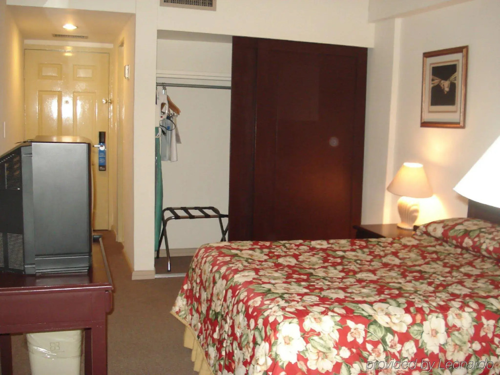 Plaza Hotel and Suites