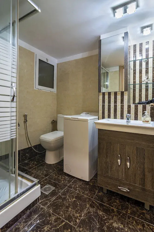 Kountouriotou New Quiet and Central Apt