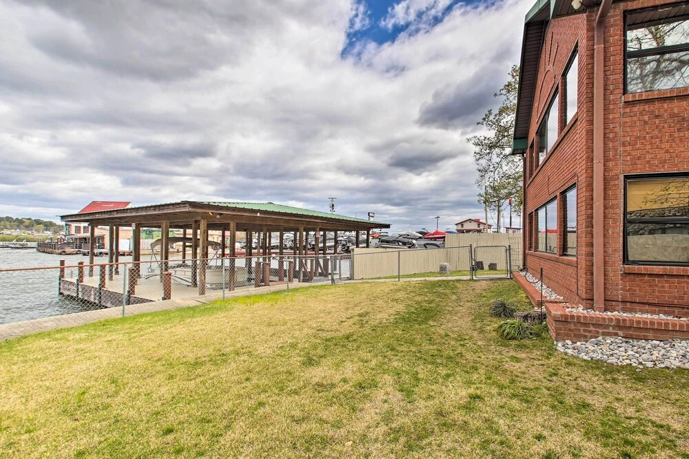 Lakefront Gem w/ Docks in Hot Springs!