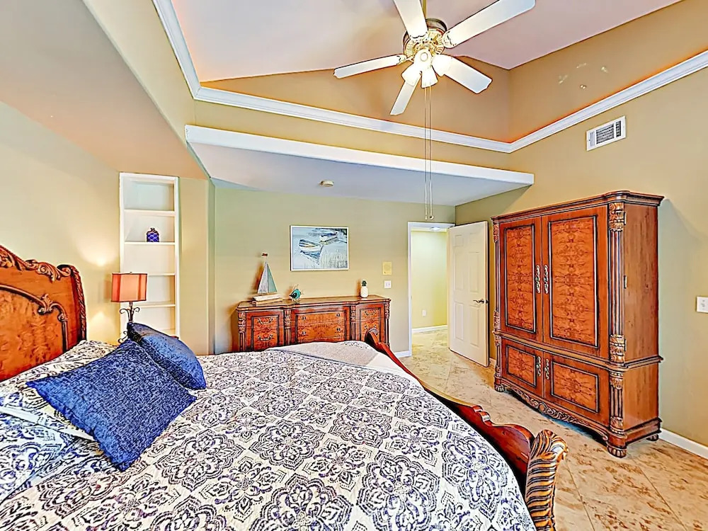 New Listing! European-style On Canal W/ Pool 4 Bedroom Home