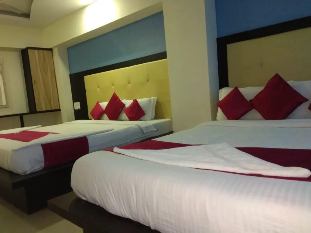 Hotel Sai Leela Grand