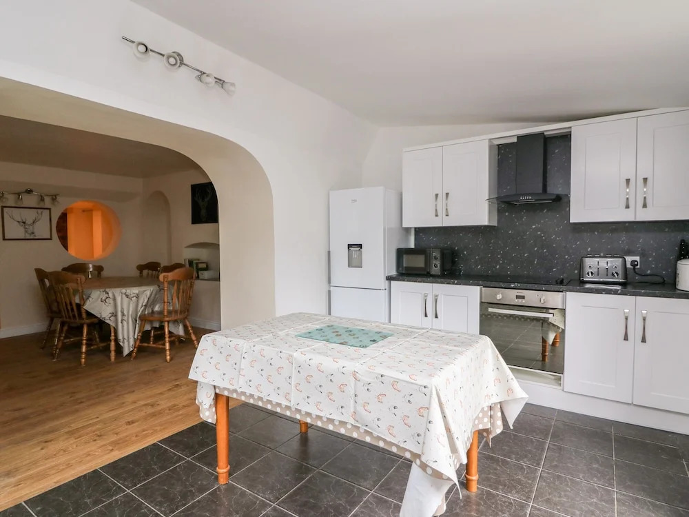 Ynys Cottage