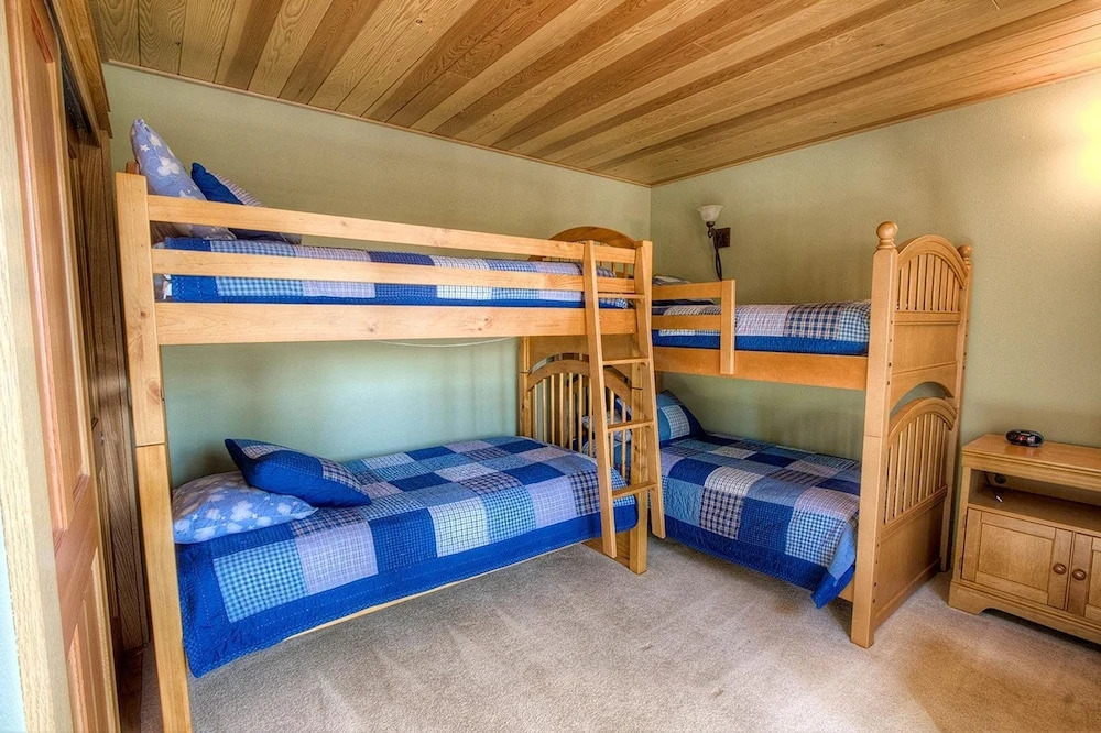 Timber View Lodge by Lake Tahoe Accommodations