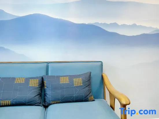 Tianquan Lakeside Cloud Hotel