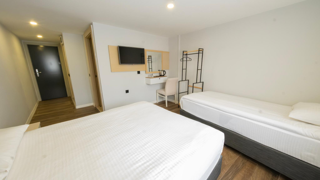 LEGEND TULIP HOTEL