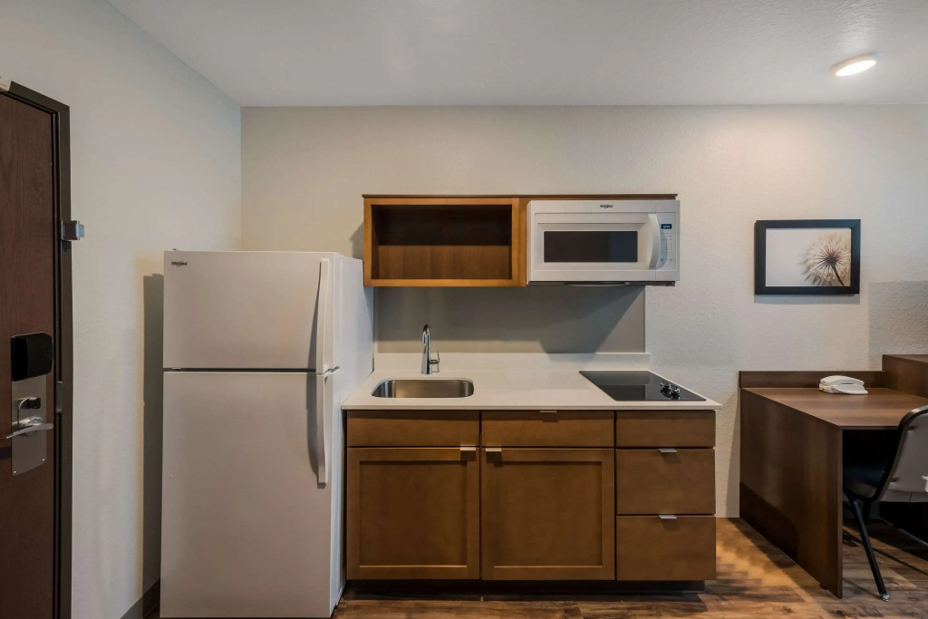 WoodSpring Suites West Palm Beach