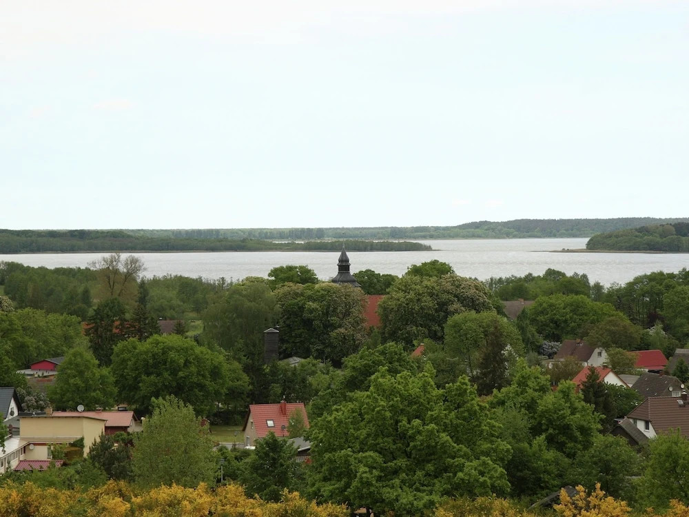 A Modern Furnished Holiday Home in a Lovely Area