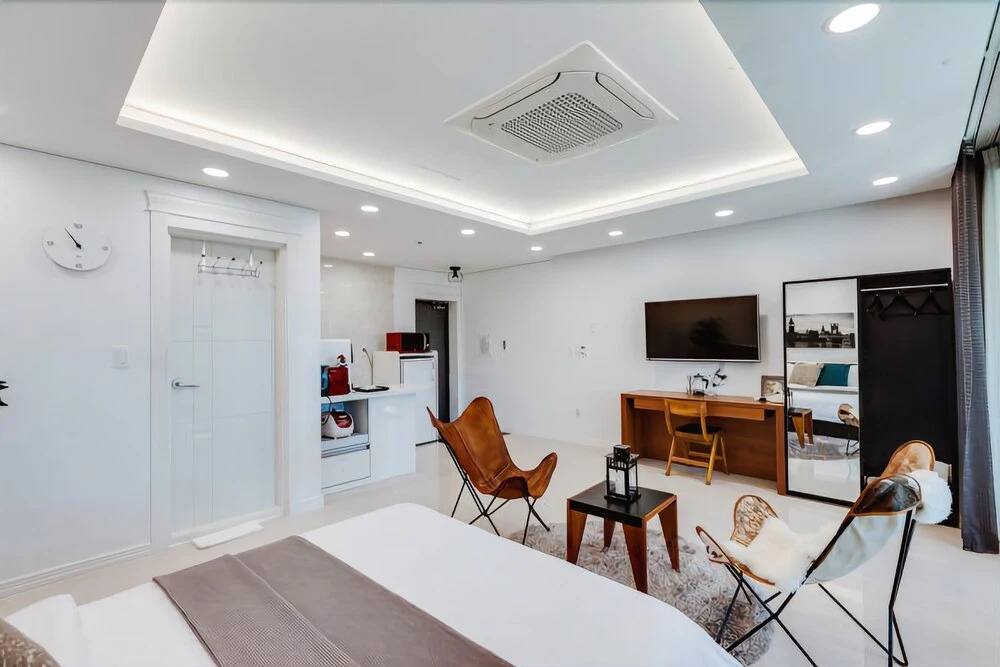 Geoje Mr. Jun Pool Villa