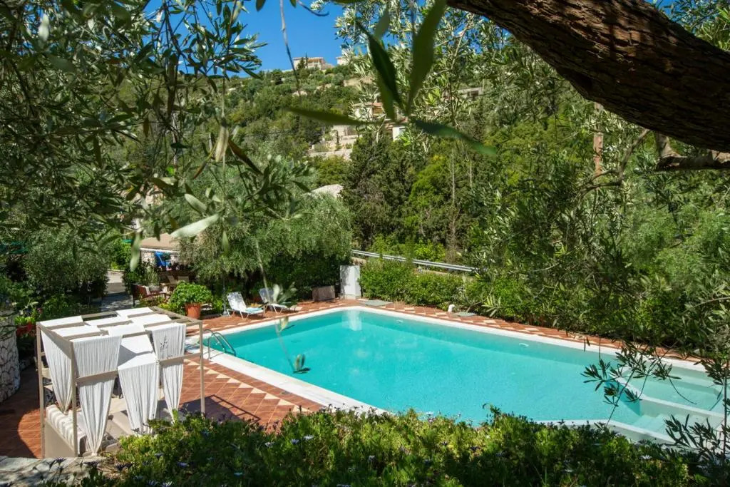 Evridikis Villas