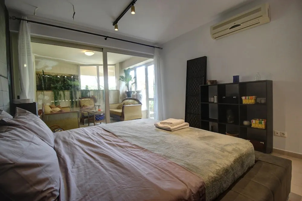 2 Bedroom Apartment on Beach Elias Lower