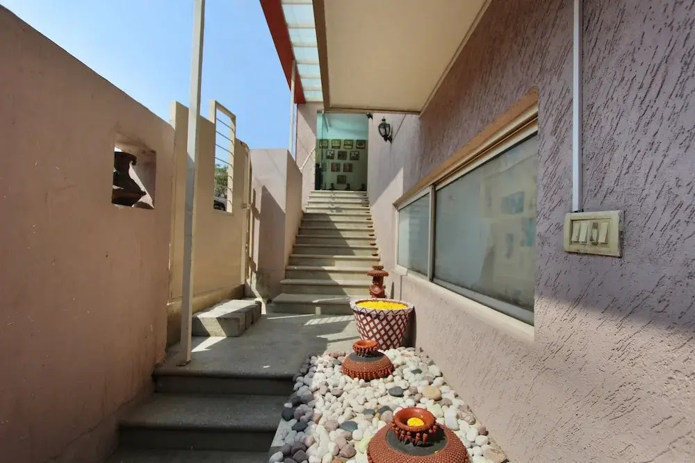OYO Apartments Maharaja Signal