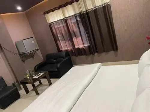 Hotel Maya Shayam