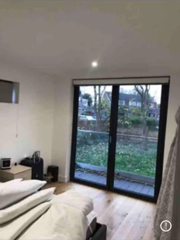 Modern 2 bed House With River Access and Boat Hire