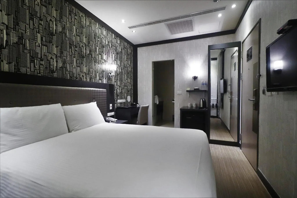 J-HOTEL
