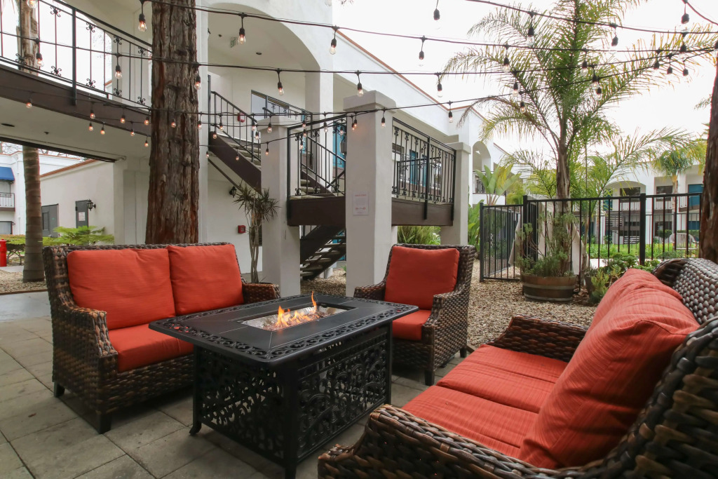 Oxford Suites Pismo Beach