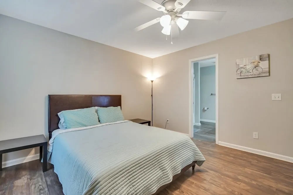 Cozy and Contemporary Villa 1 Mile from GSU